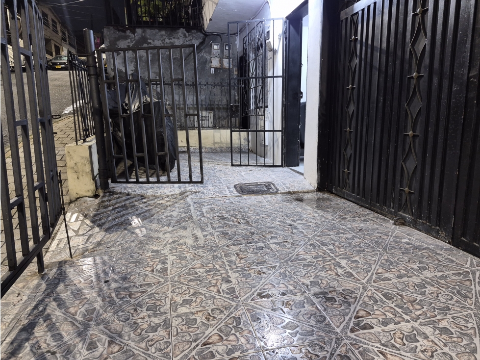 VENDO CASA ESQUINERA 1ER PISO EN PEDREGAL | 120 m² CON GARAJE