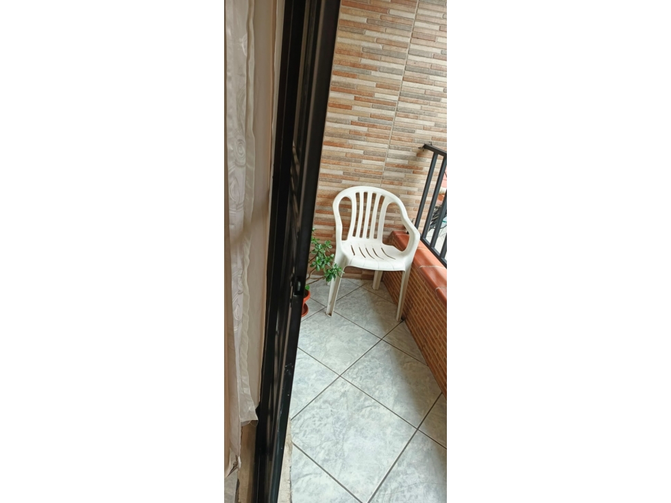 VENDO CASA PISO 2 EN EL 12 DE OCTUBRE (PARTE BAJA) | 67 m² APROX. — foto 2