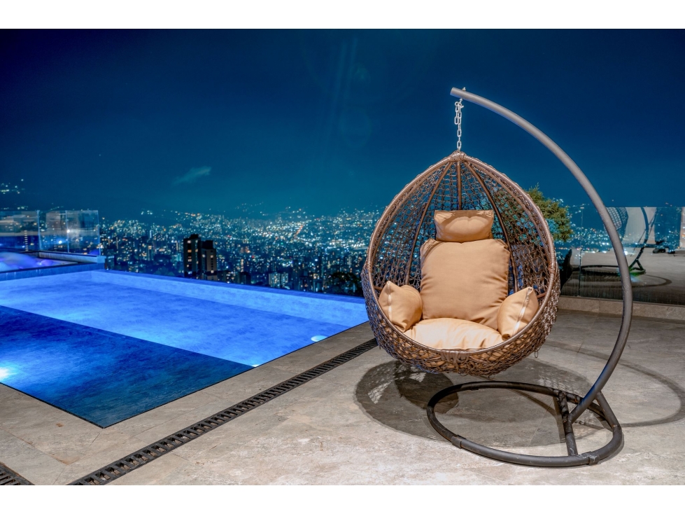 Venta de Casa Campestre Amoblada en El Poblado Medellín 2.600 mts — foto 2