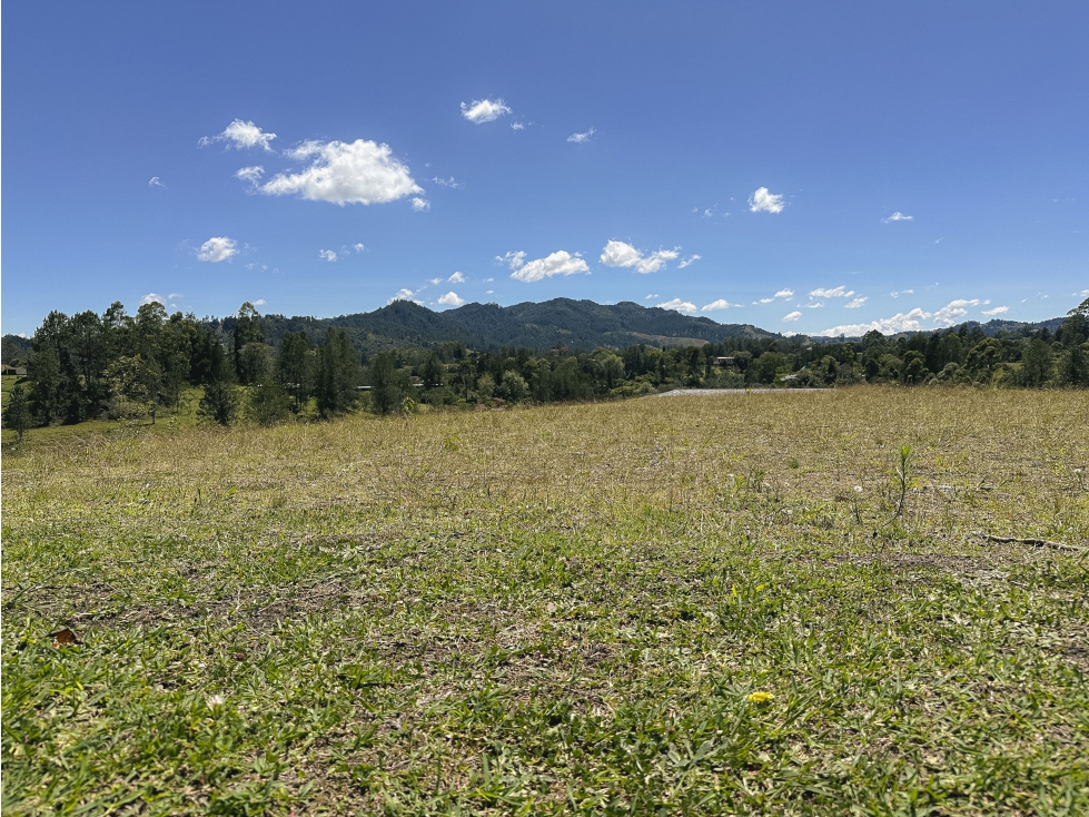 Venta lote 1842 m2 En el Retiro- Fizebad