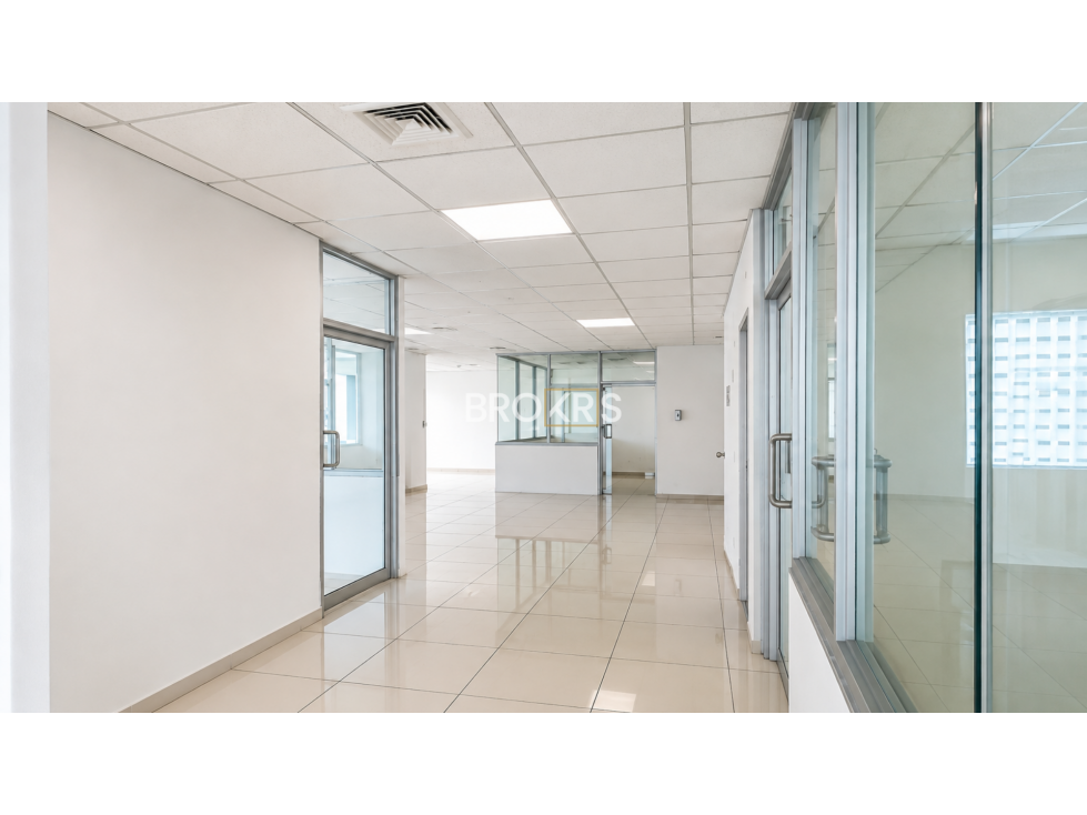Oficina en alquiler - Plaza Credicorp Bank, 221.33 m²