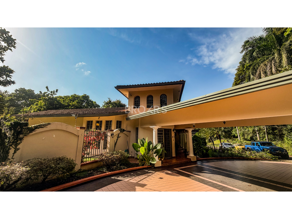 Casa en Venta - Llanos de Curundú