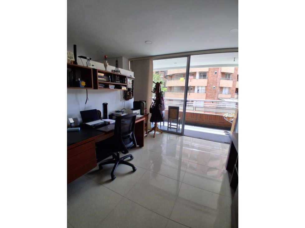 Apartamento en Laureles cerca al primer parque — foto 2