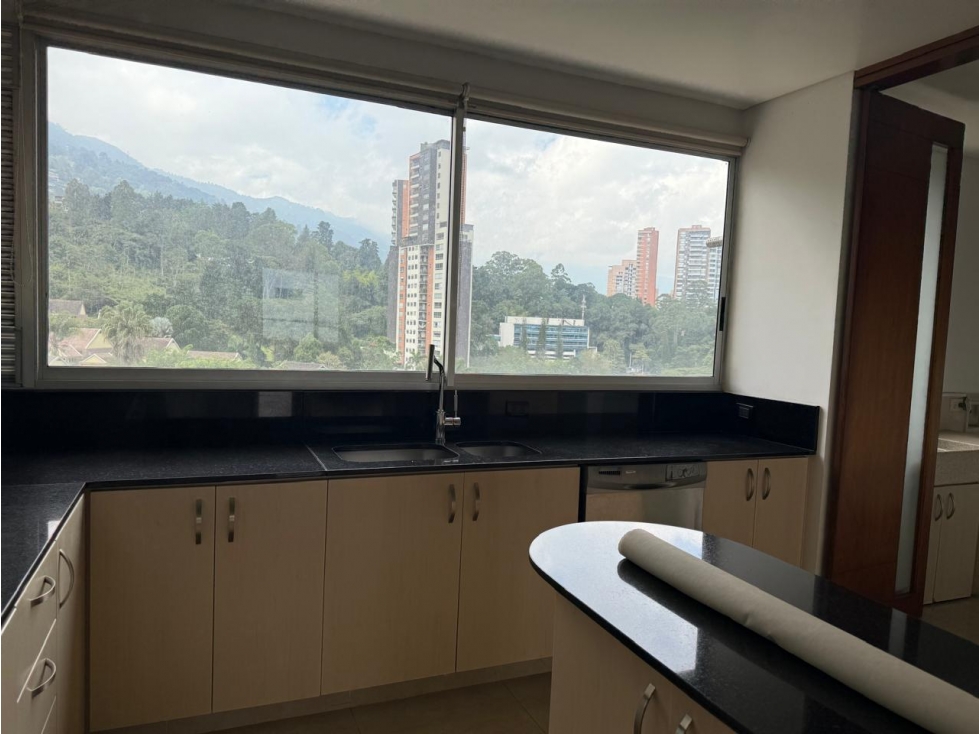 apartamento en sector del tesoro y clinica del rosario — foto 4