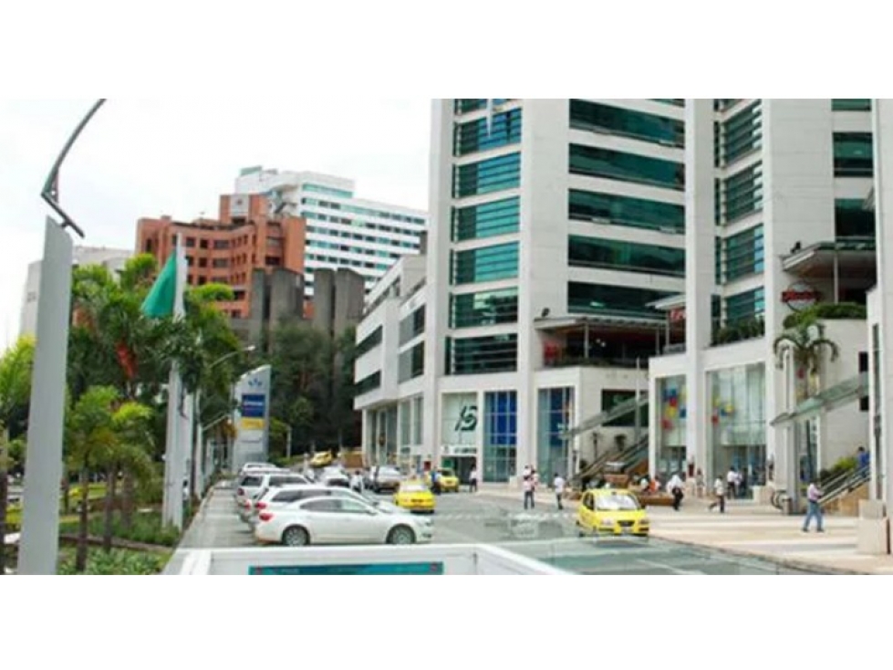 local en san Fernando plaza ( sobre la avenida el poblado) RENTANDO