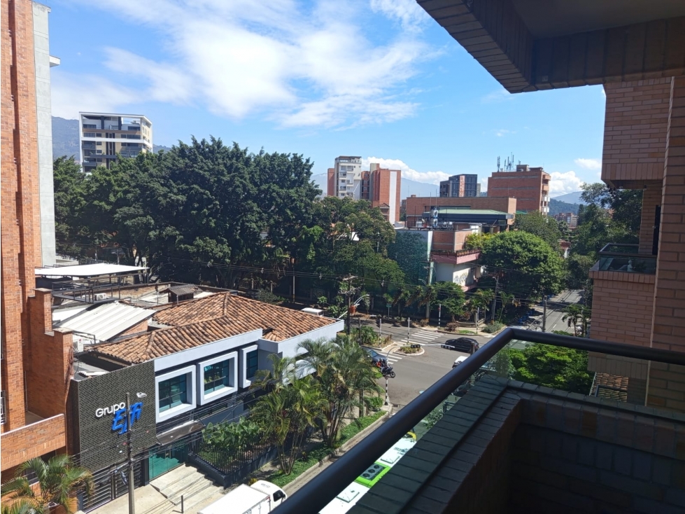 Apartamento en Laureles cerca al primer parque — foto 2