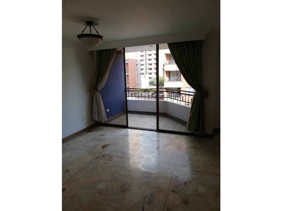 HERMOSO APARTAMNETO EN LAURELES SANTA TERESITA