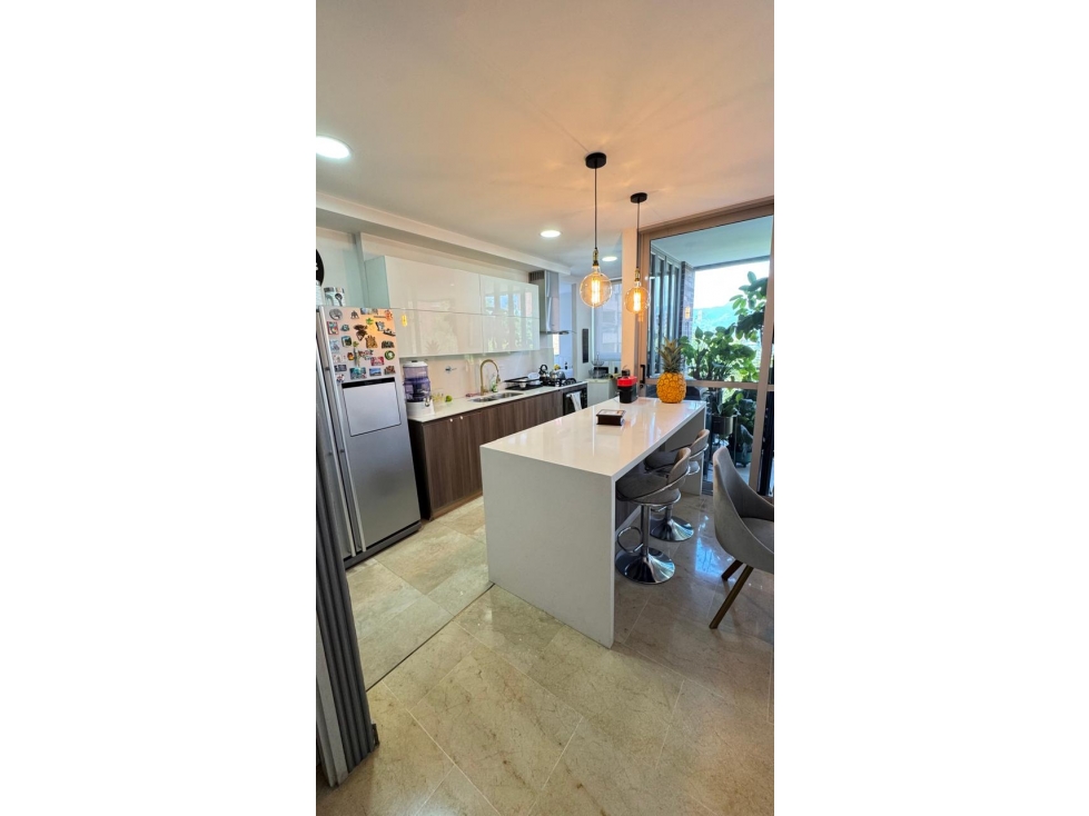 VENTA DE APARTAMENTO HERMOSO Y MODERNO EN LALINDE EL POBLADO — foto 4