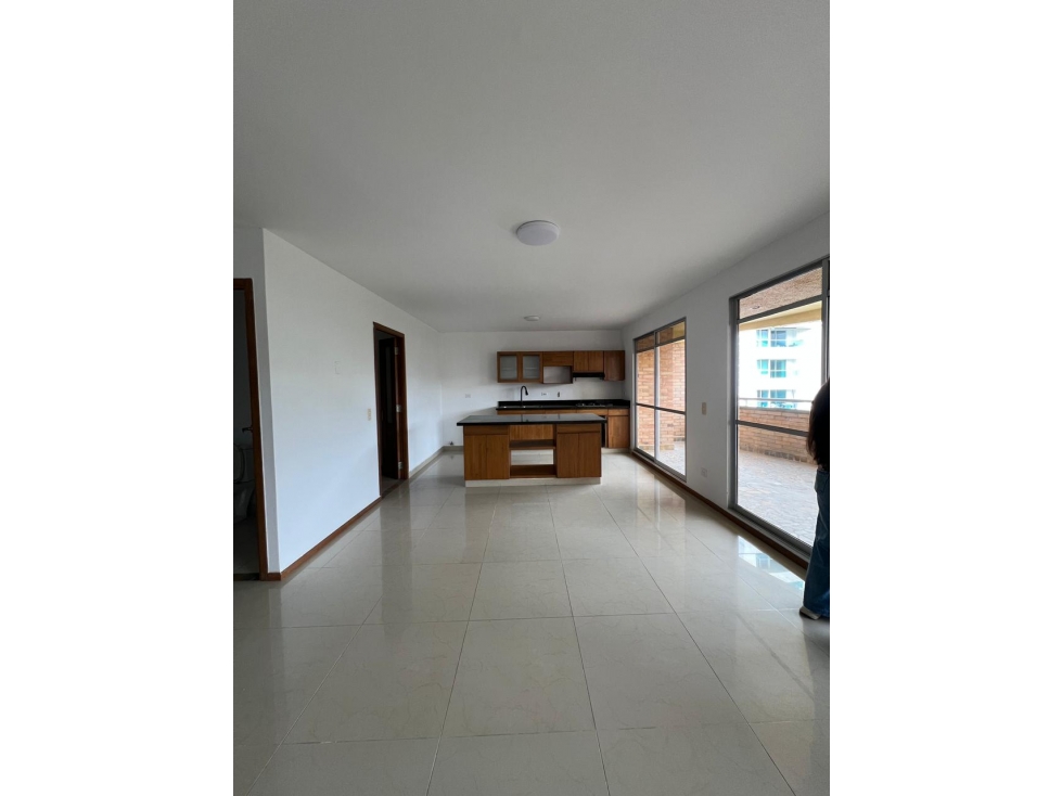 Venta de amplio apto con espectacular vista sector aves maria