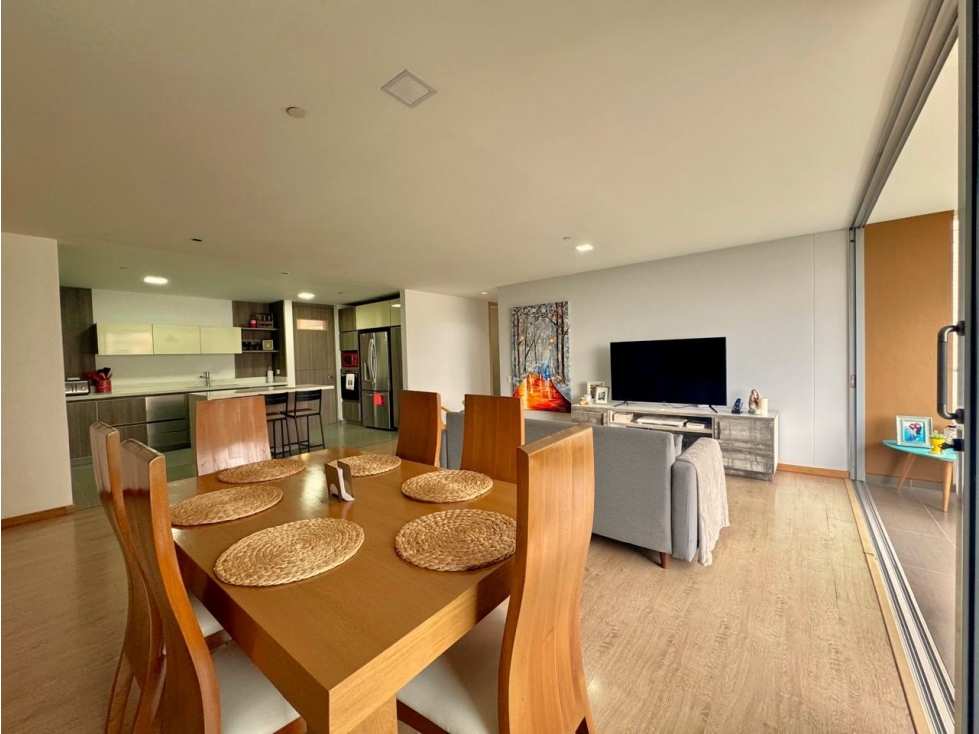 EXCELENTE APARTAMENTO EN EL ESMERALDAL UNIDAD COMPLETA — foto 3