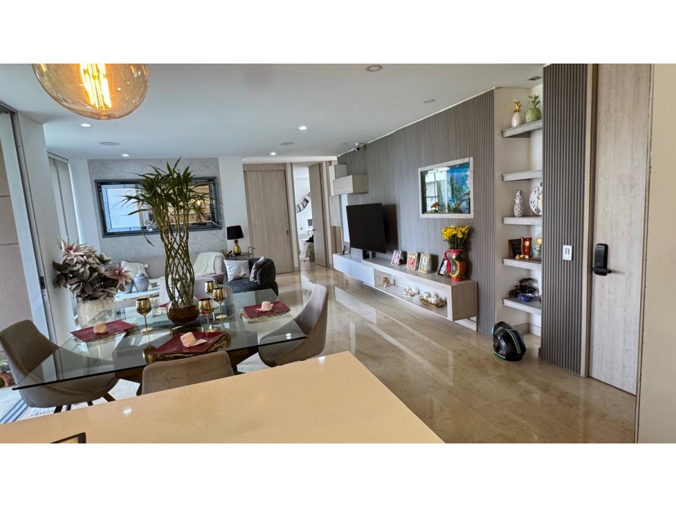 VENTA DE APARTAMENTO HERMOSO Y MODERNO EN LALINDE EL POBLADO — foto 2