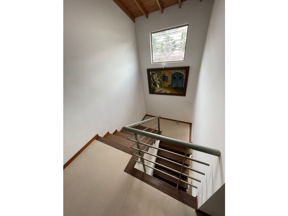 VENTA DE HERMOSA CASA EN ENVIGADO SECTOR PLANO — foto 4
