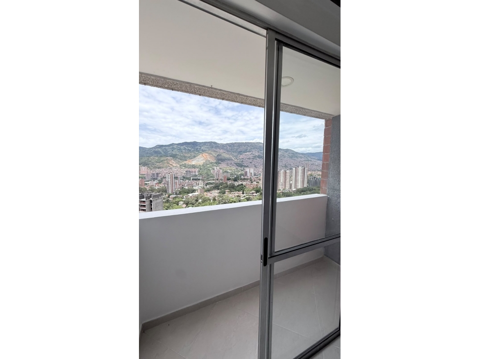 HERMOSO APARTAMENTO EN SANTA ANA EN BELLO — foto 2
