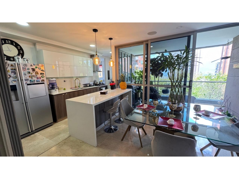 VENTA DE APARTAMENTO HERMOSO Y MODERNO EN LALINDE EL POBLADO — foto 3