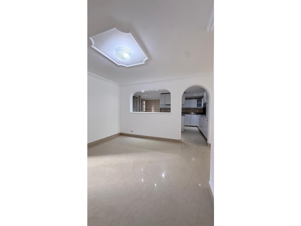 HERMOSO APARTAMENTO EN LAURELES — foto 4