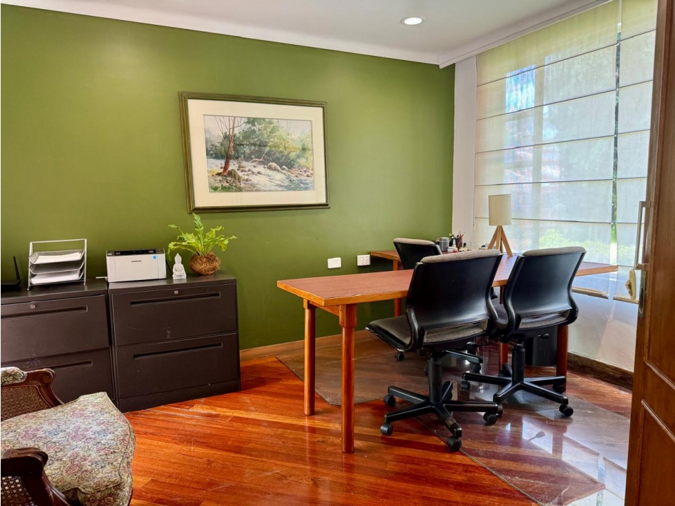 EXCELENTE CASA 4 ALCOBAS SILENCIOSA Y CON ESPACIOS GENEROSOS — foto 4