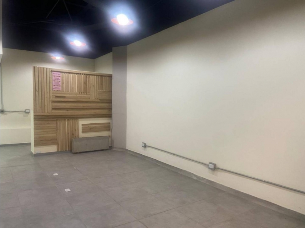 Local en venta en centro comercial Plaza Arrayanes — foto 2
