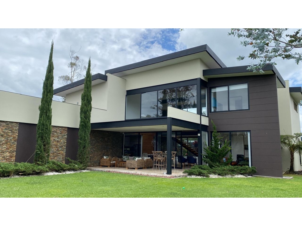 casa en llanogrande a pocos metrso del club campestre de llanogrande — foto 3