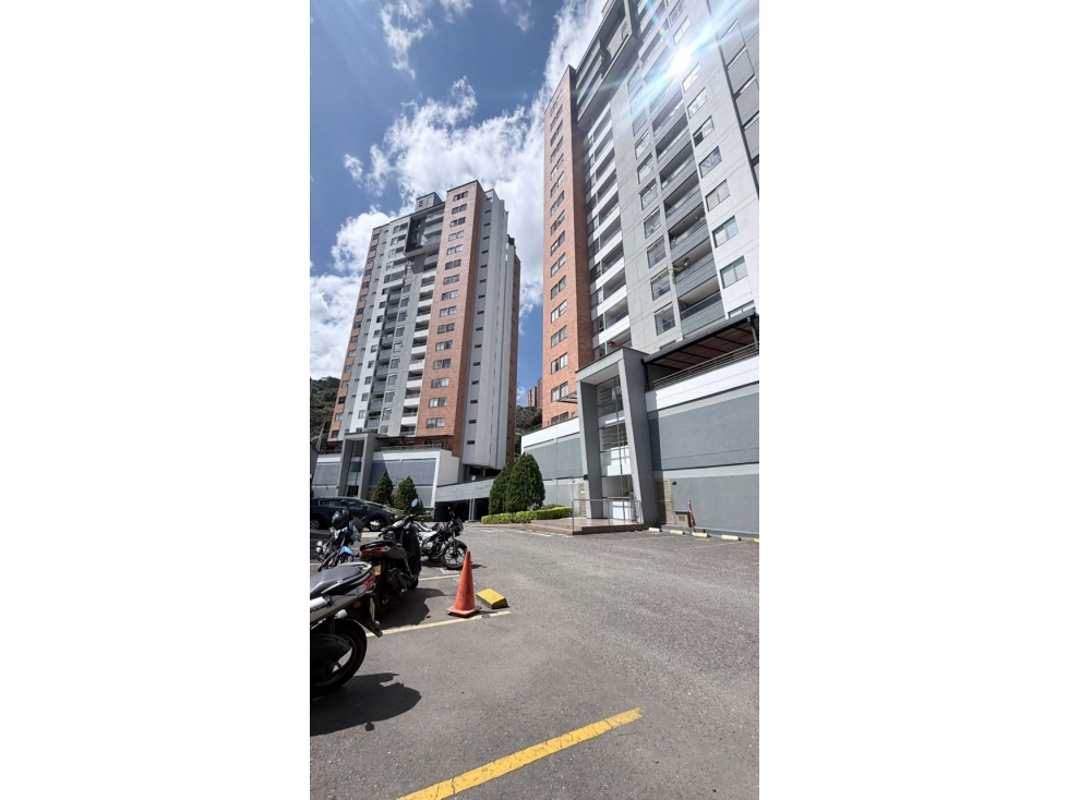 HERMOSO APARTAMENTO EN LA LOMA DEL ENCIERRO — foto 3
