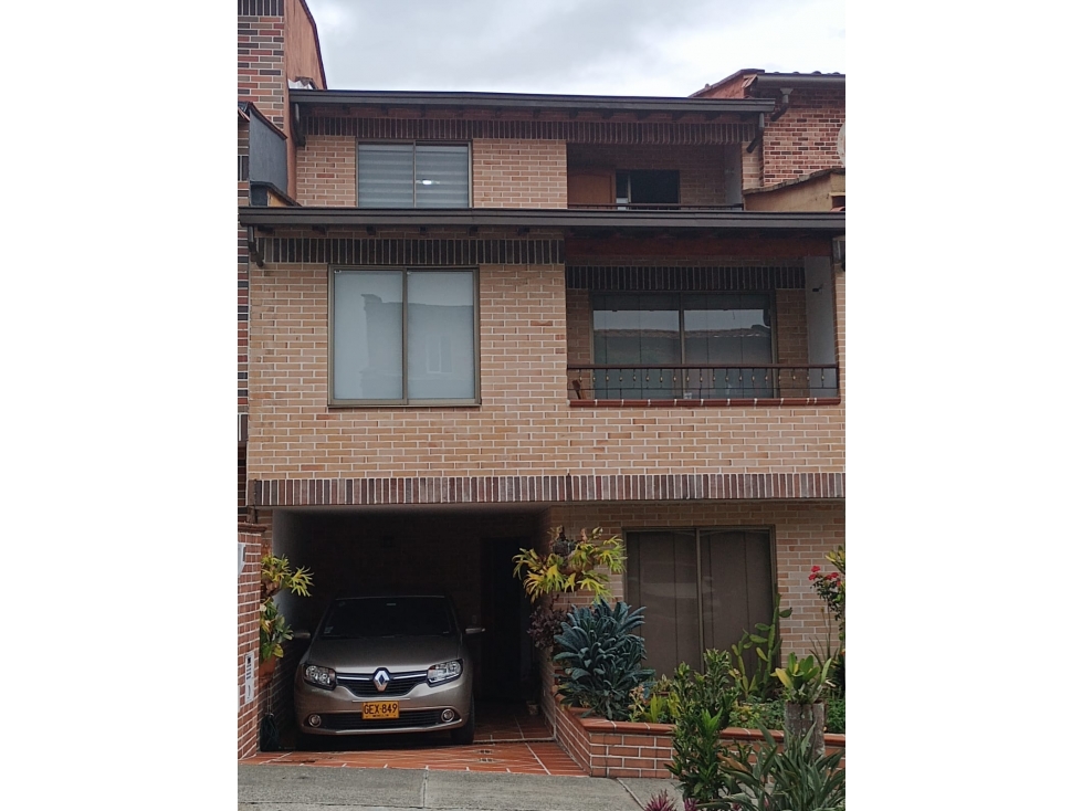 CASA HERMOSA Y COMODA PARA LA VENTA EN SURAMERICA