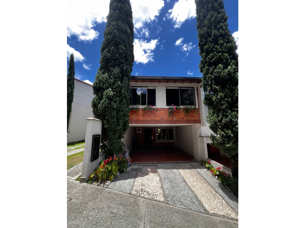 VENTA DE ESPECTACULAR CASA EN CUMBRES ENVIGADO