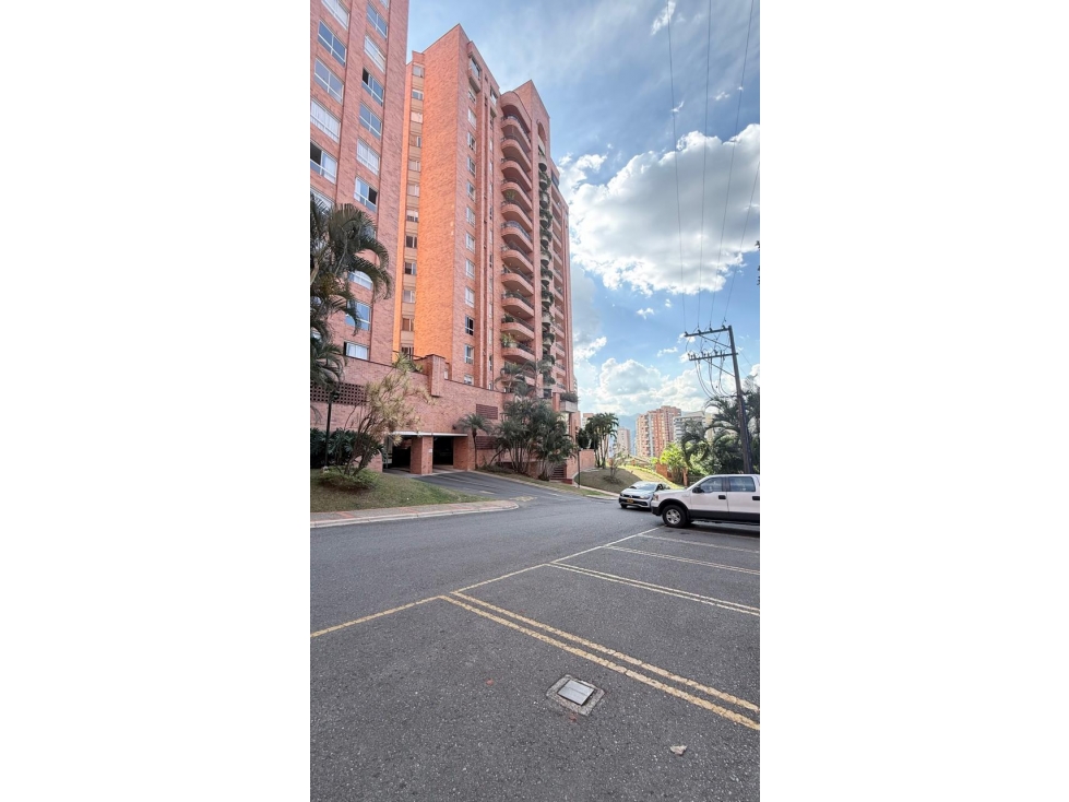 APARTAMENTO CLASICO CON TERRAZA EXCELENTE UBICACION — foto 5
