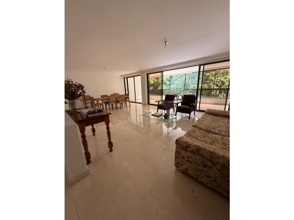 HERMOSO APARTAMENTO EN EL POBLADO SECTOR TRANQUILO