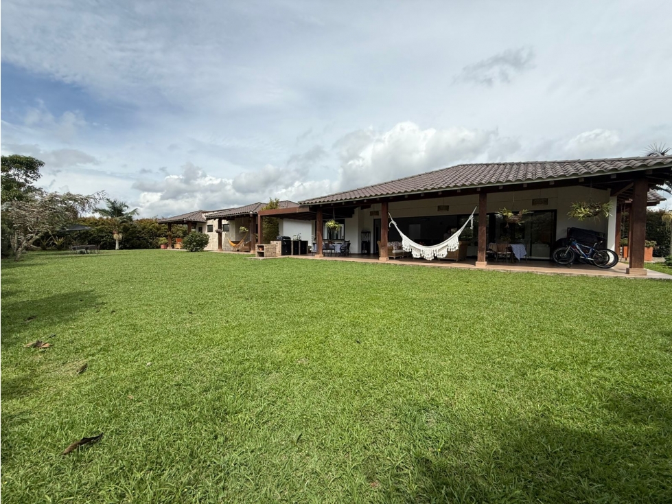 CASA EN PARCELACION EXCLUSIVA DE LLANOGRANDE CERCA AL CLUB — foto 4