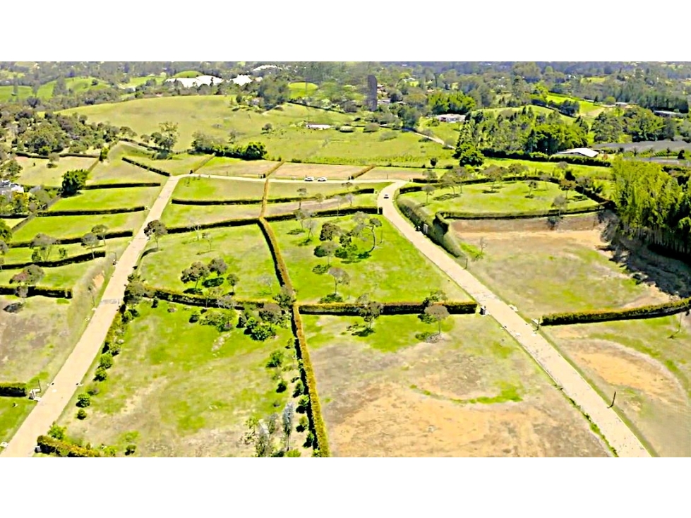 LINDO LOTE EN UNIDAD CERRADA EN EL MEJOR SECTOR DE LLANOGRANDE — foto 4