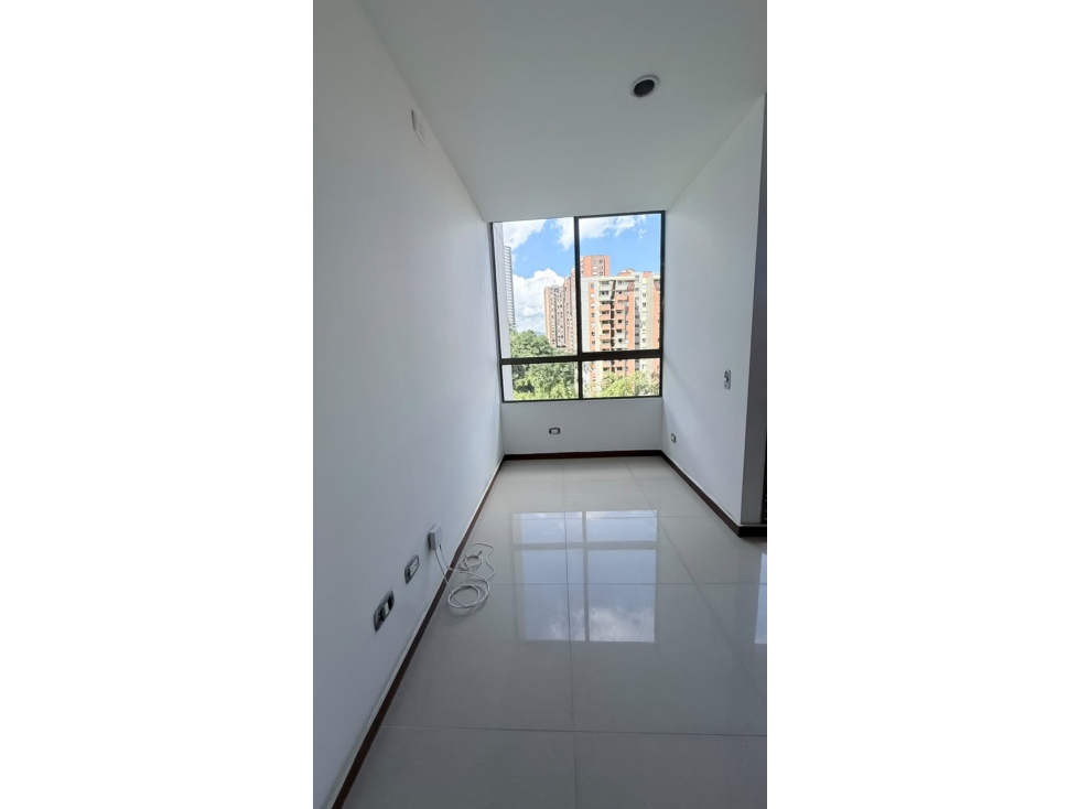 HERMOSO APARTAMENTO EN LA LOMA DEL ENCIERRO — foto 4