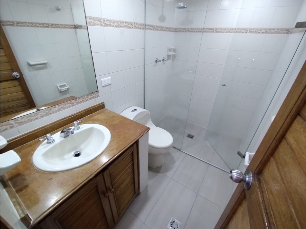 HERMOSO APARTAMENTO CON TERRAZA EN EL CORAZON DE LAURELES — foto 6