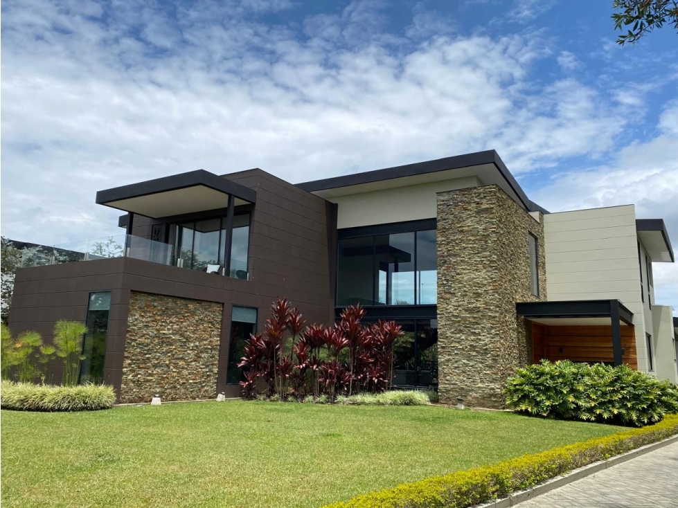 casa en llanogrande a pocos metrso del club campestre de llanogrande — foto 5