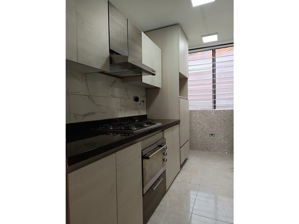 VENTA DE APARTAMENTO REMODELADO EN LA LOMA DEL INDIO — foto 4