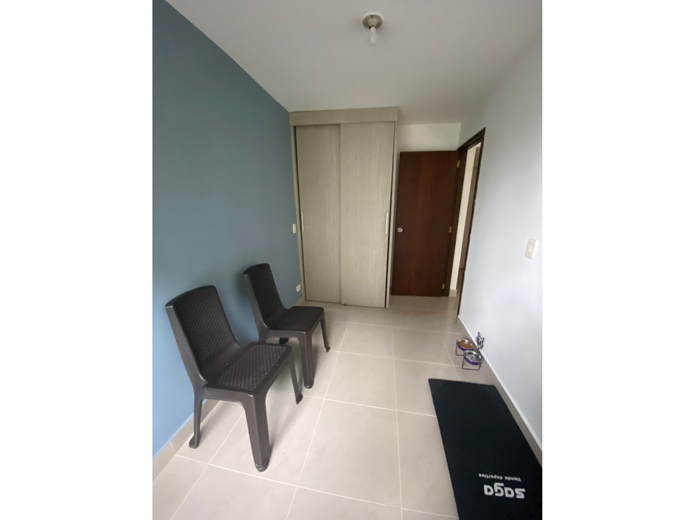 VENTA DE HERMOSO APTO REMODELADO EN LA VIA LAS PALMAS! — foto 4