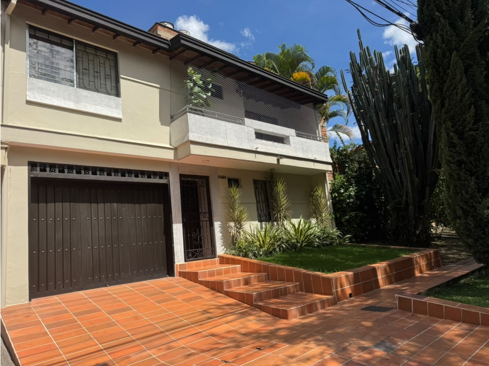 Se Vende casa cerca a supermecados Mu la 33