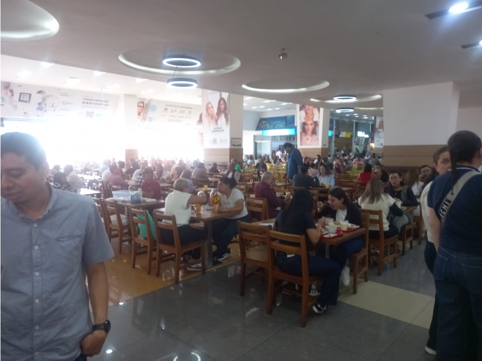 local en GRAN PLAZA rentado a local de comidas ( Mr tamal) — foto 6