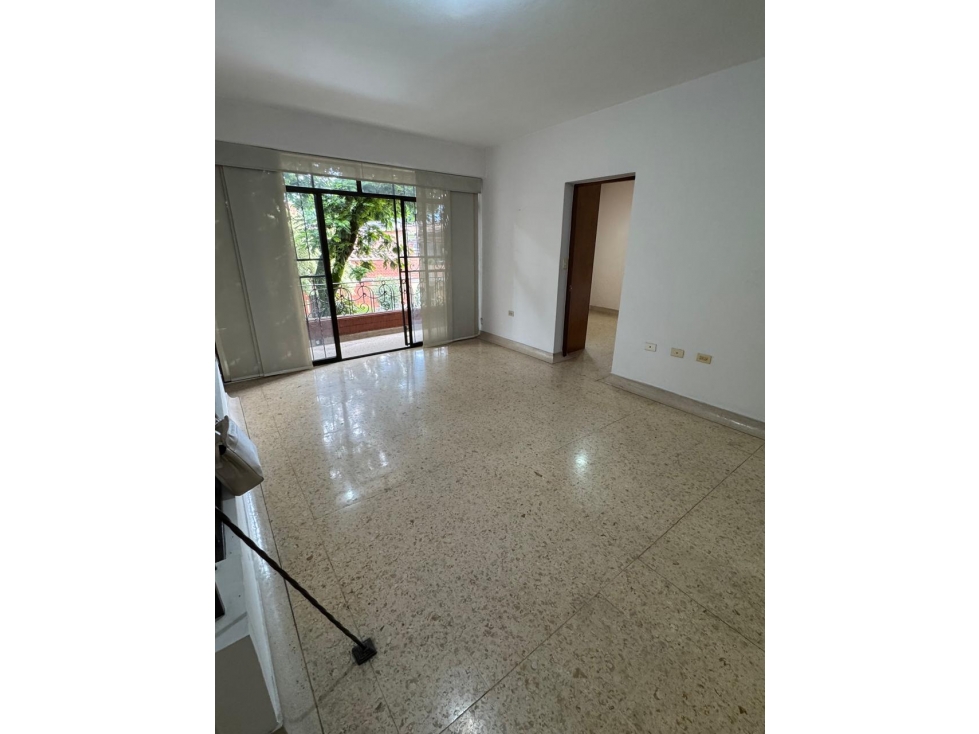 VENTA DE CASA CON AMPLIA TERRAZA EN EL BARRIO MESA — foto 2
