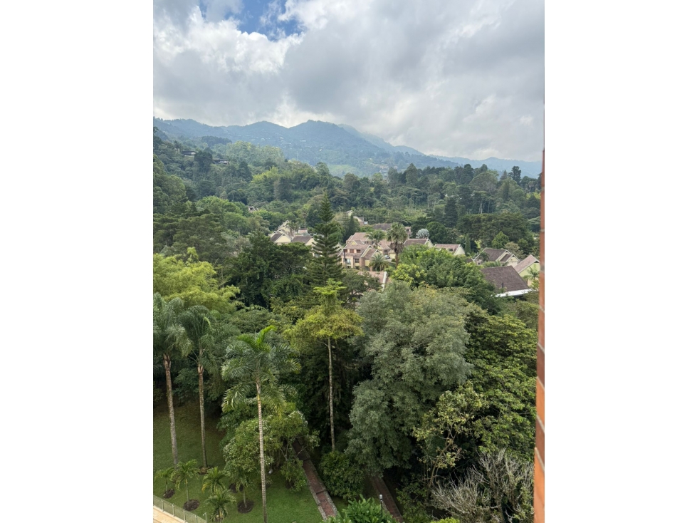 apartamento en sector del tesoro y clinica del rosario — foto 2