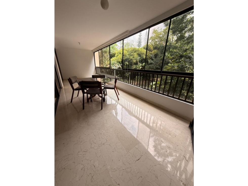HERMOSO APARTAMENTO EN EL POBLADO SECTOR TRANQUILO — foto 3