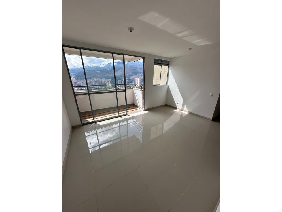 HERMOSO APARTAMENTO EN EL SECTOR AMAZONIAS BELLO — foto 2