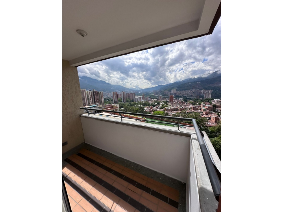 HERMOSO APARTAMENTO EN EL SECTOR AMAZONIAS BELLO