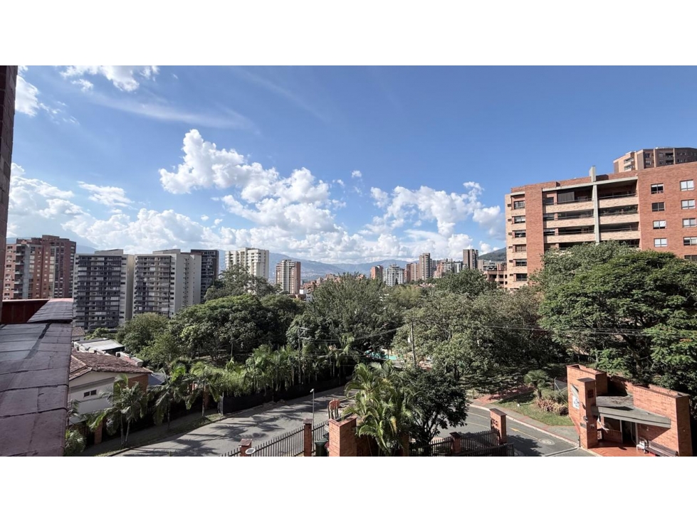 APARTAMENTO CLASICO CON TERRAZA EXCELENTE UBICACION — foto 3