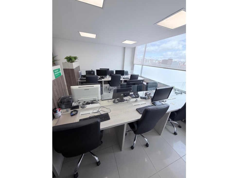 VENTA DEOFICINA EN SANTA ANA ORIENTAL — foto 2