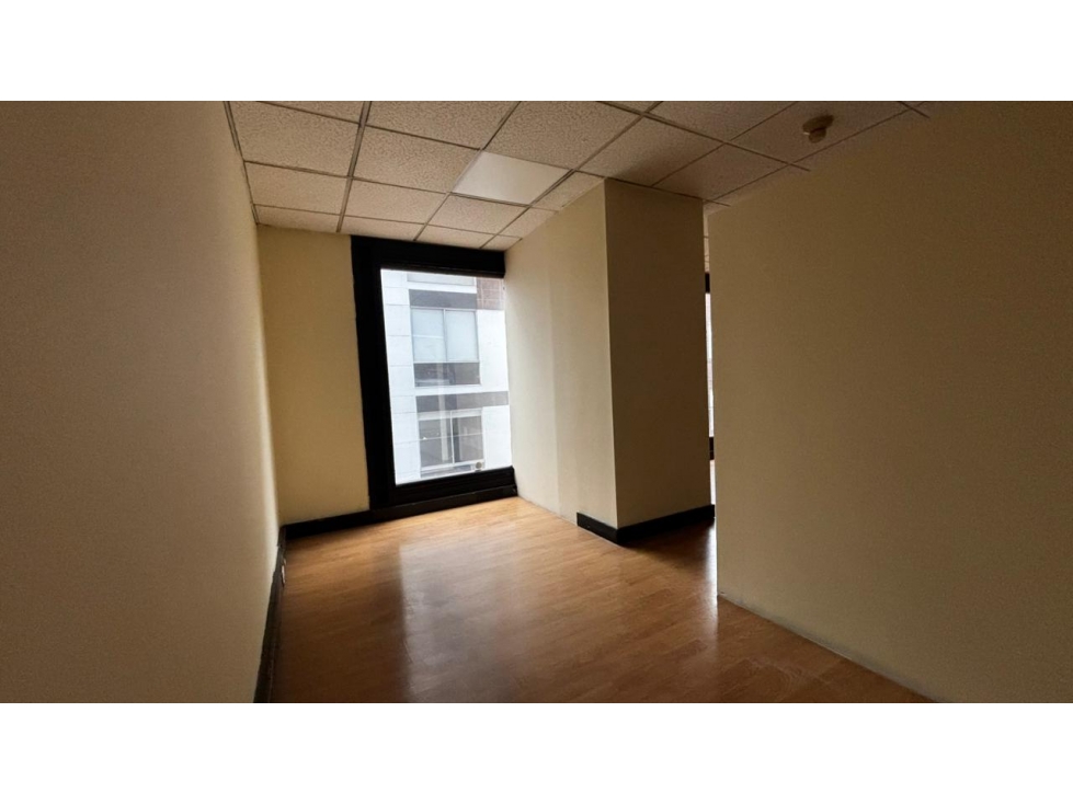 RENTA DE OFICINA EN SANTA BARBARA — foto 4