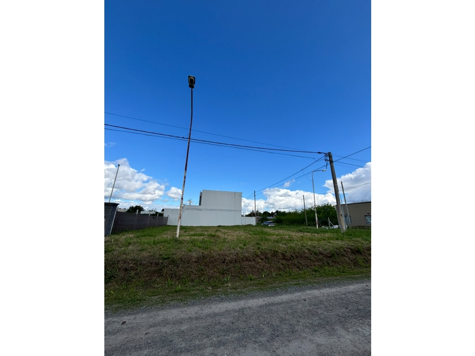 LOTE EN VENTA BARRIO CONSTANTINI - 2