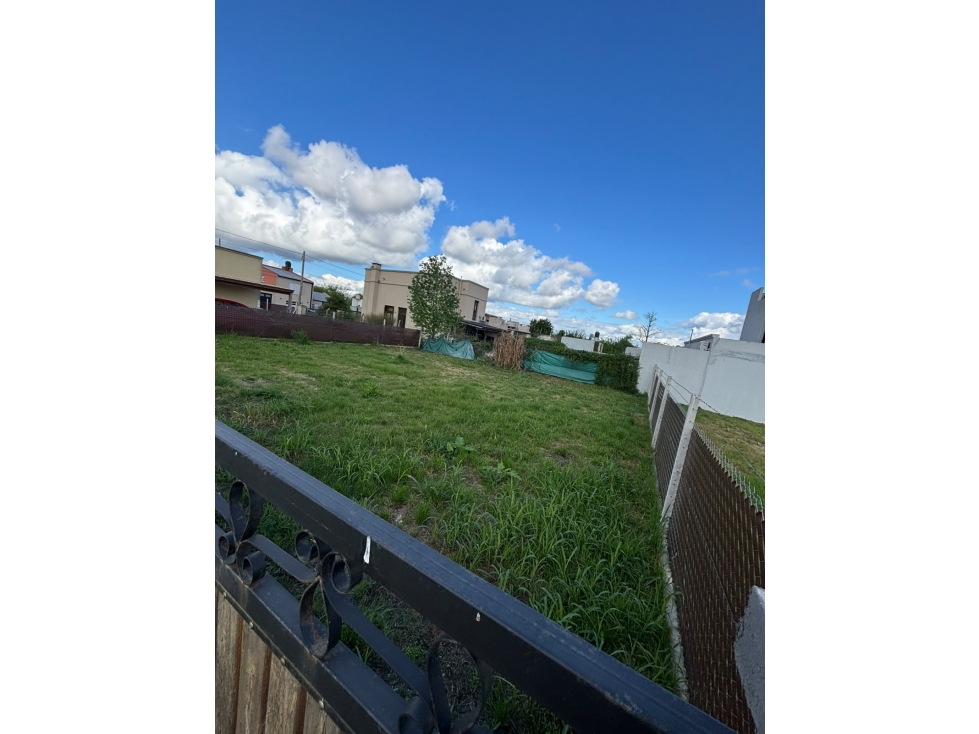 LOTE EN VENTA BARRIO CONSTANTINI - 3