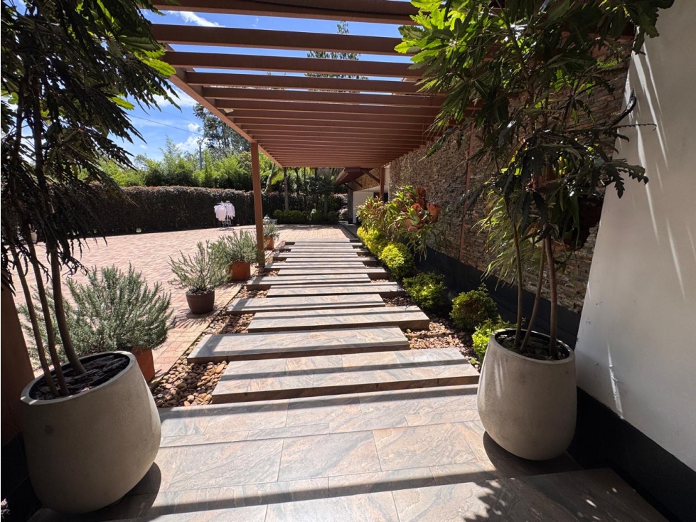 VENDEMOS CASA EXCLUSIVA EN LLANOGRANDE AL LADO DEL CLUB CAMPESTRE — foto 4