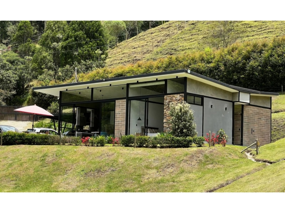 CASA FINCA INDEPENDIENTE EN EL RETIRO CON BOSQUE NATIVO 6760 M²