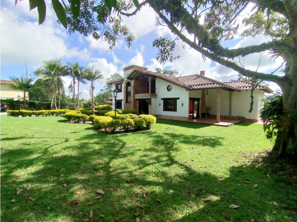 VENDEMOS CASA EN EL CORAZÓN DE LLANOGRANDE MONTELUNA CON CASA EXTRA — foto 2