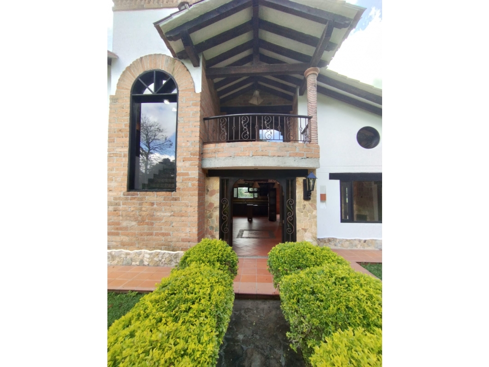 VENDEMOS CASA EN EL CORAZÓN DE LLANOGRANDE MONTELUNA CON CASA EXTRA — foto 5